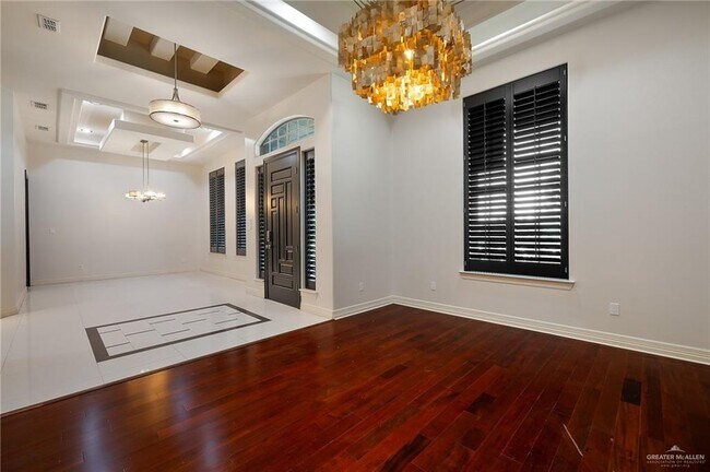 Photo - 17 Grand Canal Dr