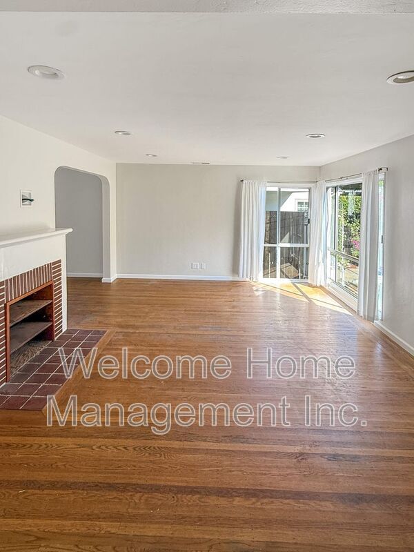 Photo - 184 Farrelly Dr