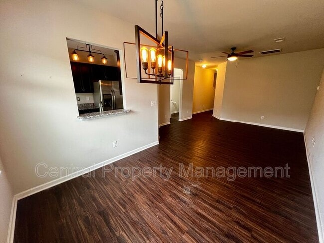 Photo - 43 Moorlyn Ln