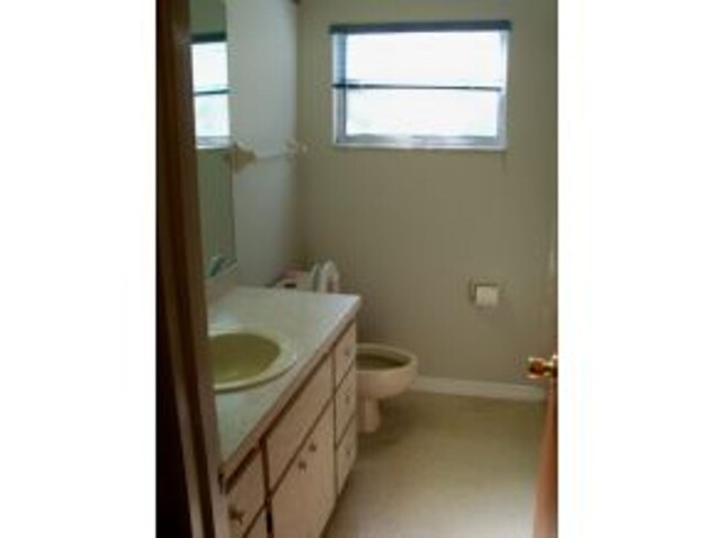 3 BEDROOM 2 BATH RAINBOW ACRES-BIGGER THAN... - 3 BEDROOM 2 BATH RAINBOW ACRES-BIGGER THAN... Casa