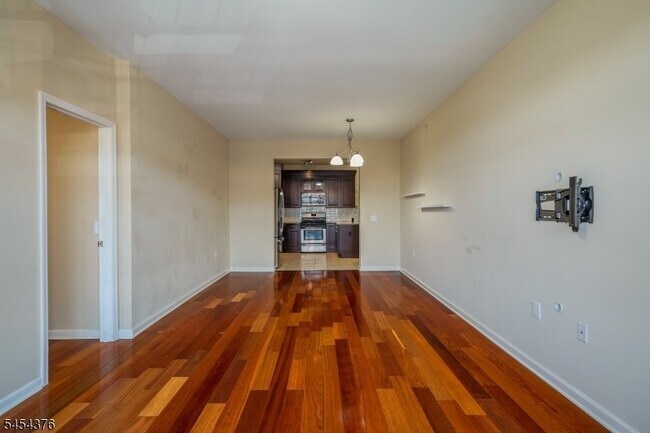 Photo - 104 E Elizabeth Ave Unit 403