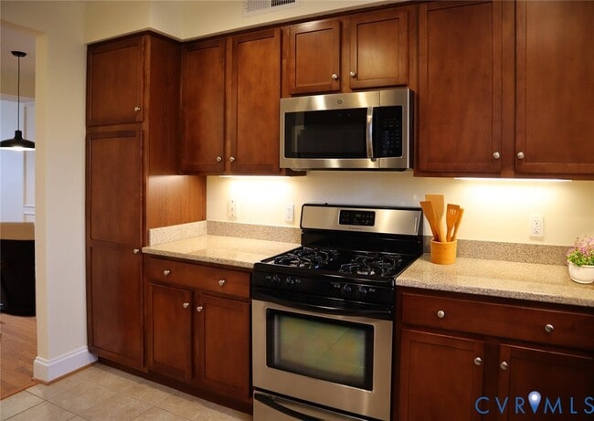 Photo - 27 W Lock Ln Unit U4