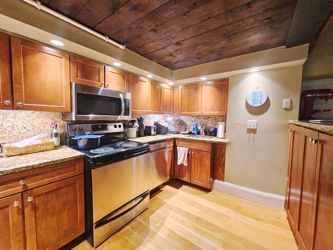 Photo - 117 Beacon St