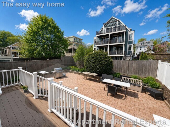 Photo - 121 Morrison Ave