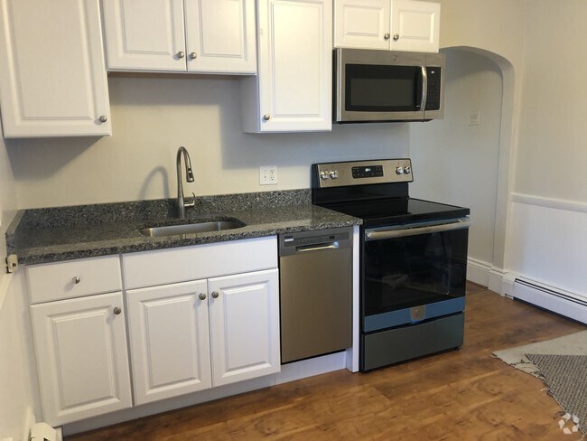 Building Photo - 143 Pleasant St Unit 1 Rental