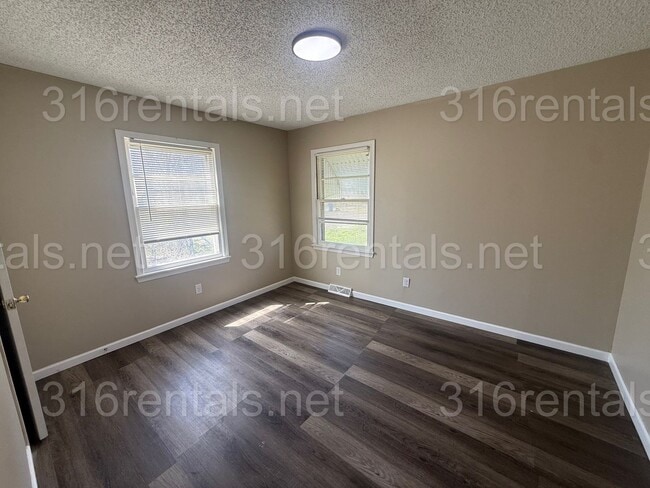 Photo - $1445 - 4 bedroom/ 2 bathroom - Single Family Home