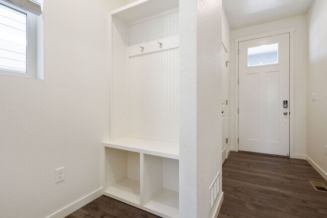 Photo - 3 bedroom, 2 1/2 bath home in Tailholt!