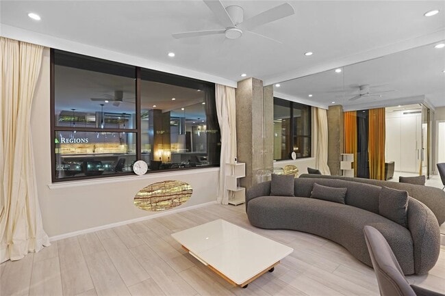 Photo - 14 Greenway Plz Unit 15L