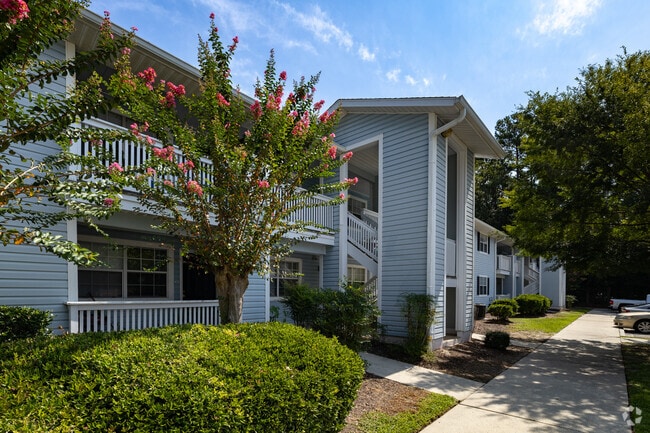Plantation Oaks Apartments