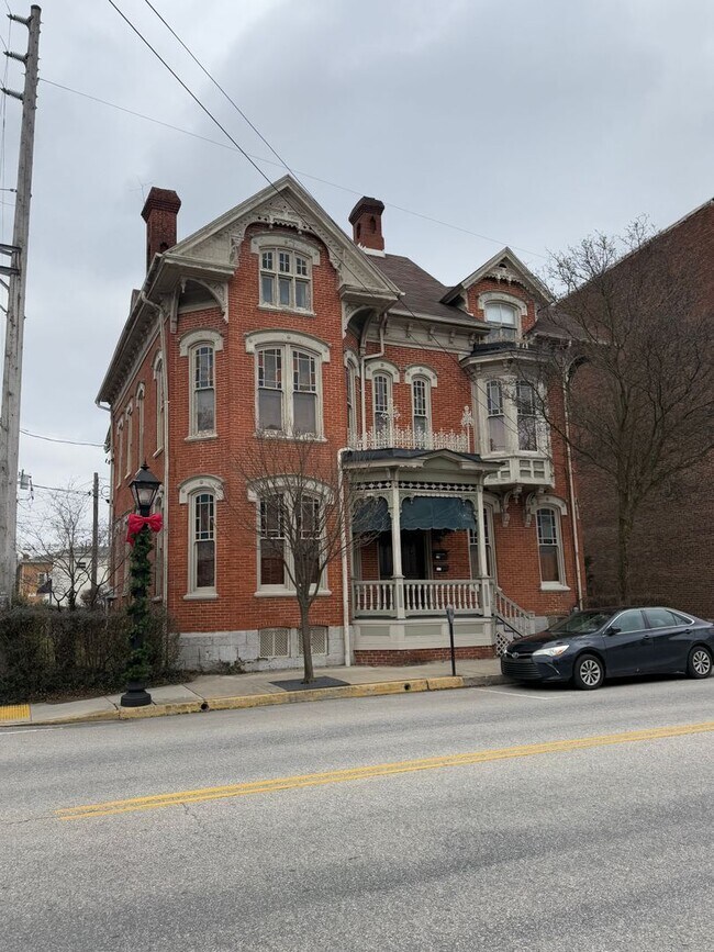 Photo - 17 N Earl St Unit 17 N. Earl Street, Apt. #1