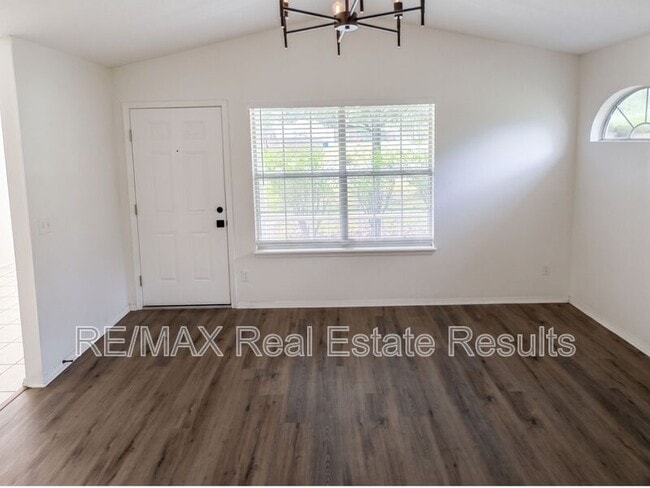Photo - 1607 Timberline Dr