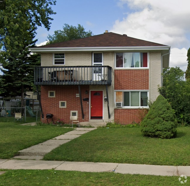 Building Photo - 5721 N 90th St Unit 5721 N 90th S Rental