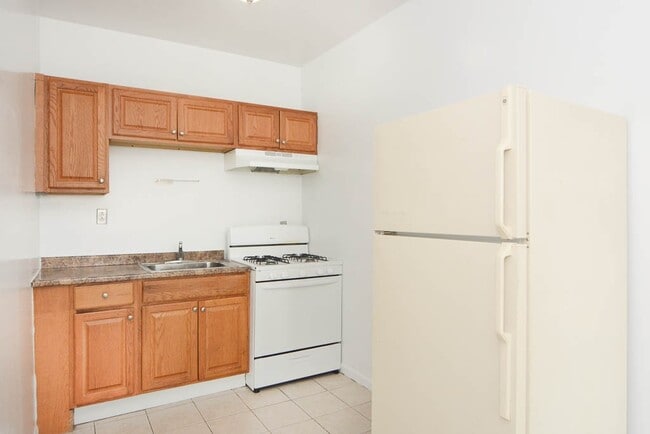 Photo - 2704 N Sawyer Ave Unit 203