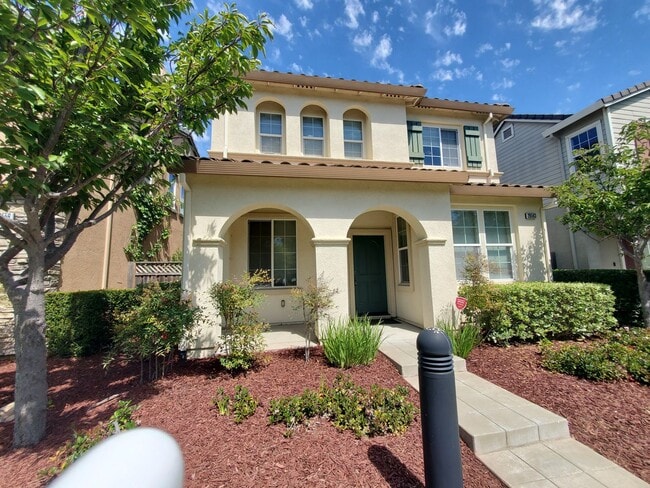 Building Photo - Spacious 3BD/2.5BTH House Located In Haywa...