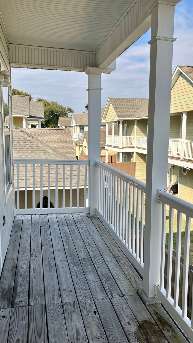 Photo - 1332 Tropical Cv