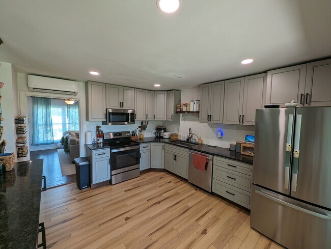Photo - 800 Ridge St