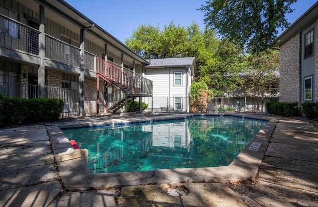 Building Photo - 2303 East Side Dr Unit 219 Rental