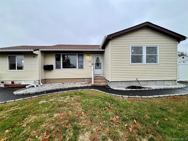 Building Photo - 445 Madison Ave