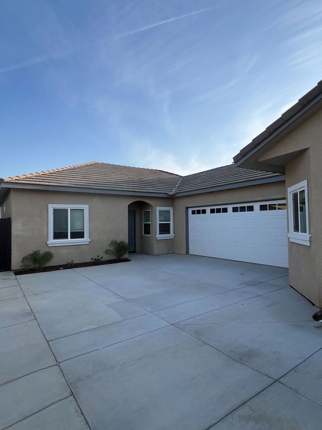 Duplex Northwest Bakersfield - Duplex Northwest Bakersfield Townhome