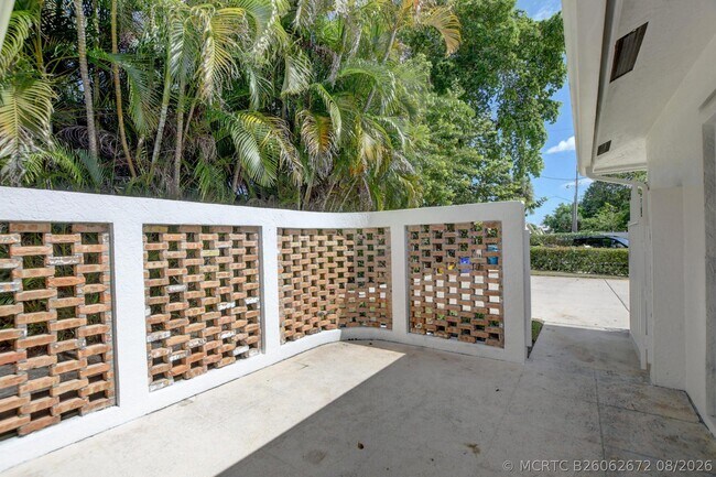 Photo - 2177 SE 1st St