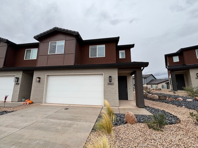 Building Photo - BRAND NEW END TOWNHOME FOR RENT!