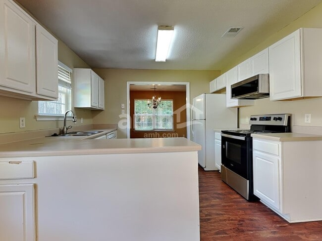 Photo - 263 Silver Brook Cir