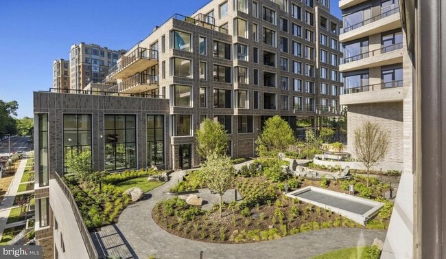 Building Photo - 10511 Strathmore Hall St Unit 3B-3A-605 Rental