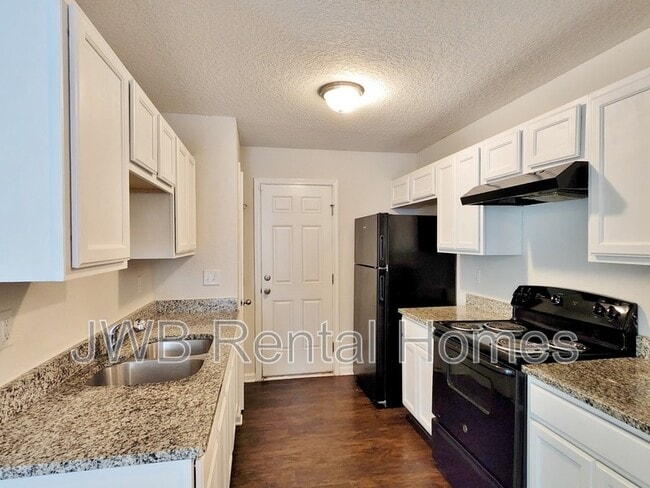 Photo - 471 W 59th St