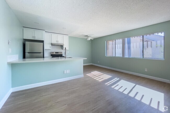 1BR, 1BA - 650SF