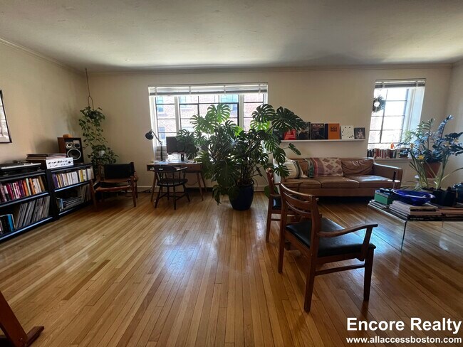 Photo - 105 Longwood Ave Unit 4