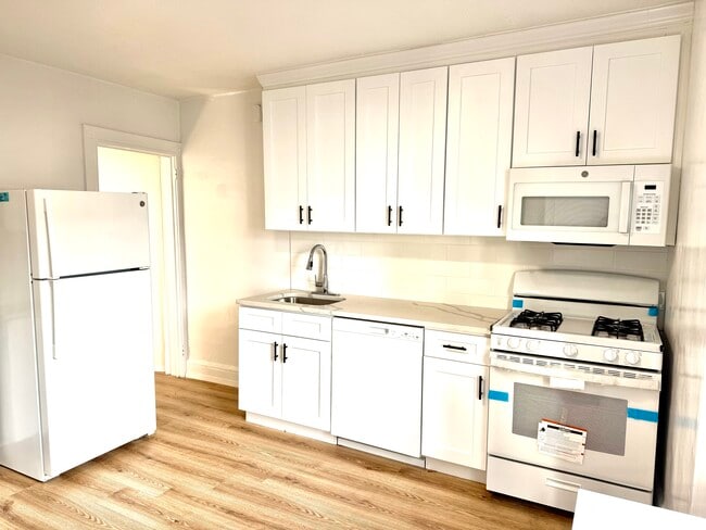 Building Photo - 150 Columbus Ave Unit 1