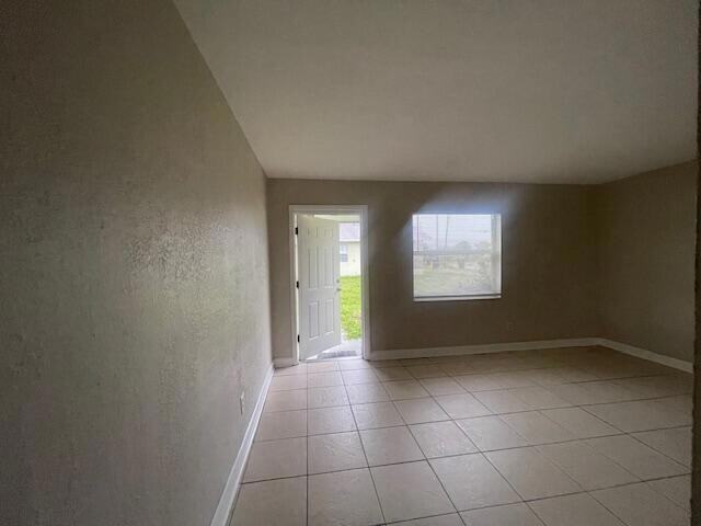 Photo - 1205 Ave K