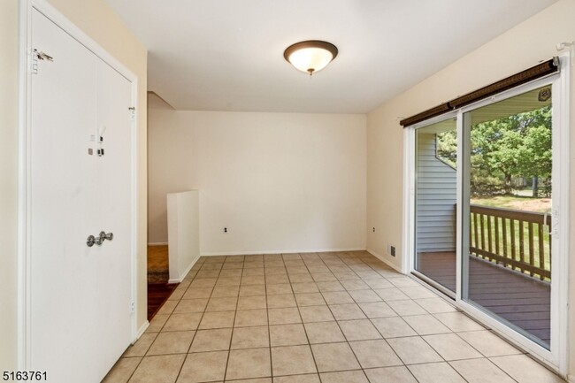 Photo - 142 Carson Ct Apartment