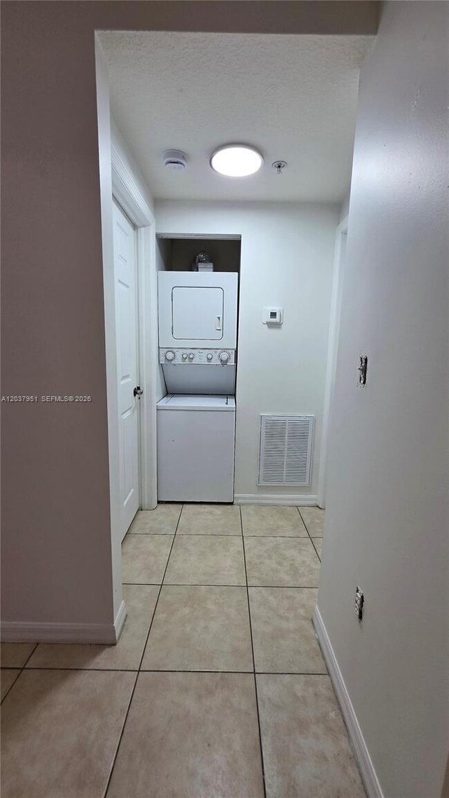 Photo - 2630 SW 28th St Unit 14