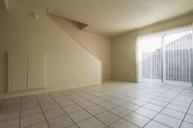 Photo - 201 E Sequoia Ave