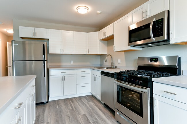 2BR, 1 BA