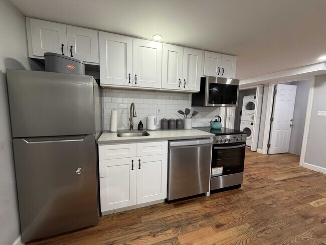 75 Woodbine St Unit 1B