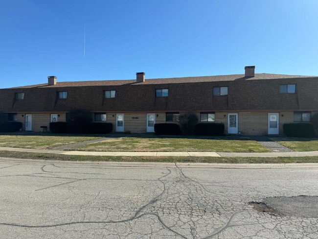 Building Photo - Simply the Best — Freshly Remodeled in the Chatham School District Unit Apt B