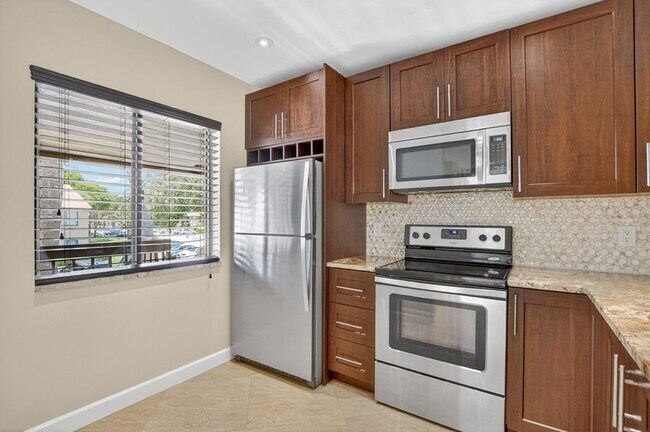 Photo - 21954 Tidewater Terrace Condo Unit F202