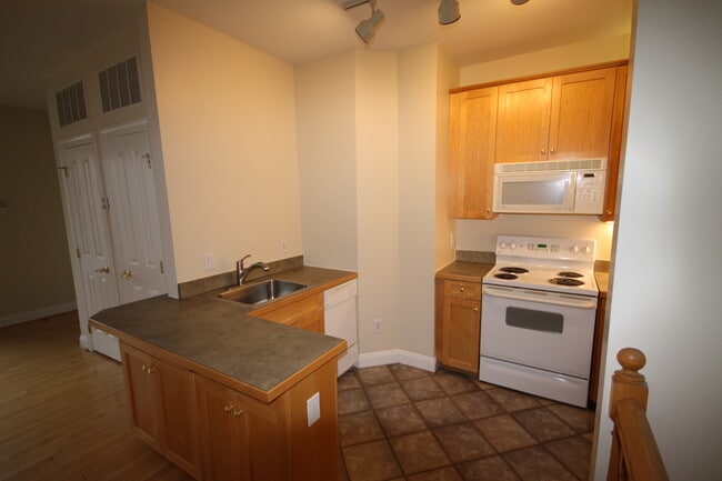 Photo - Polk Court Apartments