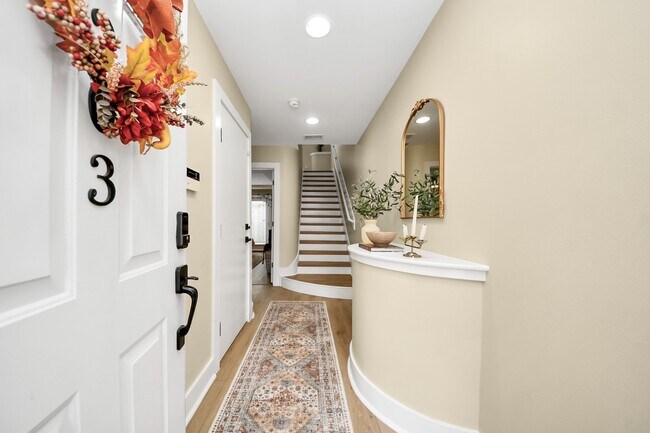 Photo - 5941 S Loop E Unit 203