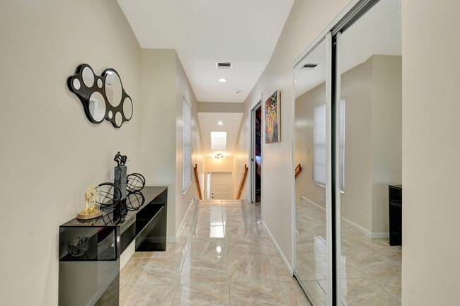 Photo - 17051 Emile St Unit 5