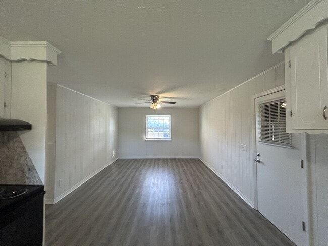 Photo - 3-Bedroom 2-Bathroom Home with 2 car garage  in Prime Cookeville Location!