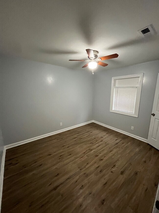 Photo - 2619 Dundeen St