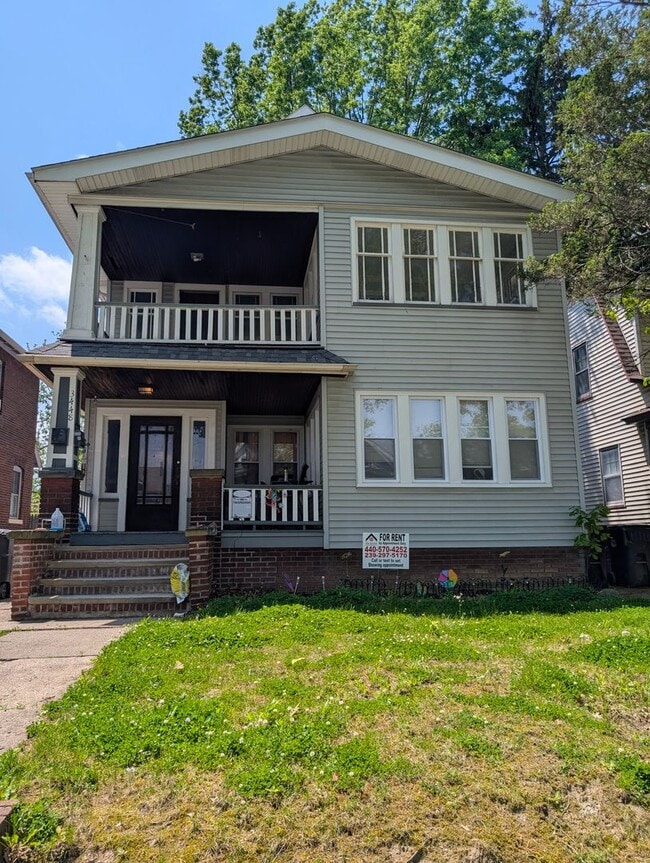 Building Photo - 3448 W 131st St Unit UP