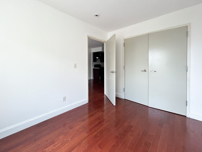Photo - 2120 Daly Ave Unidad 4C