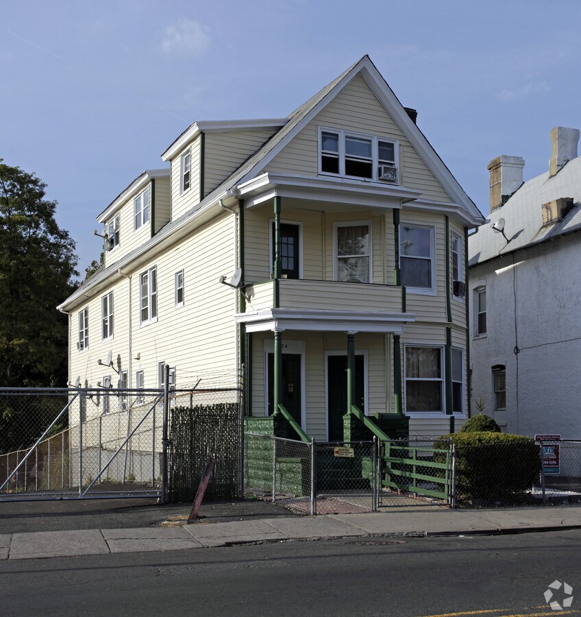 Photo - 424 W Front St Apartments