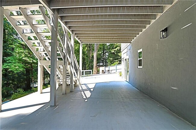 Photo - 2125 Clay Rd SW