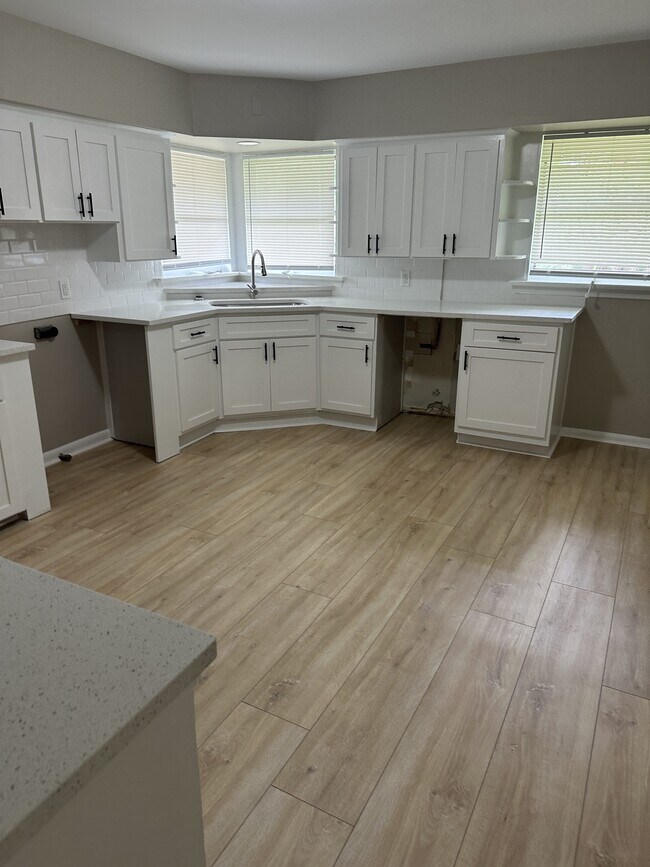 Photo - 511 Pinehill Rd