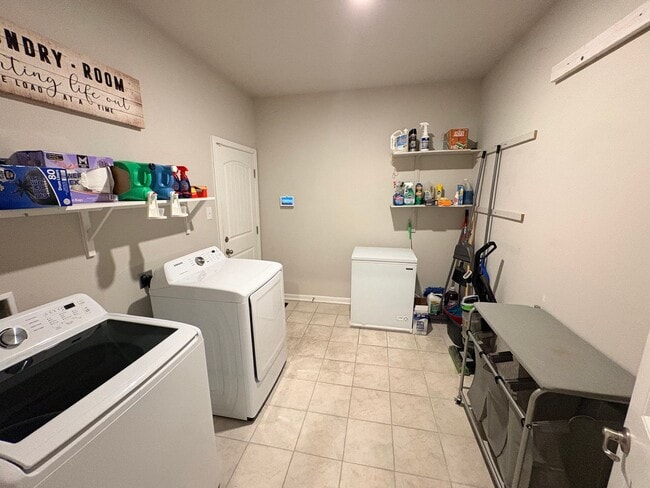 Photo - 3258 Lake Crest Dr